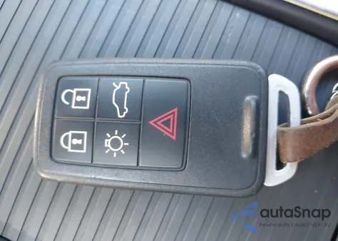 2016 Volvo Xc60 T5 Drive-E Premier from USA, damaged, VIN YV440MDK6G2890455